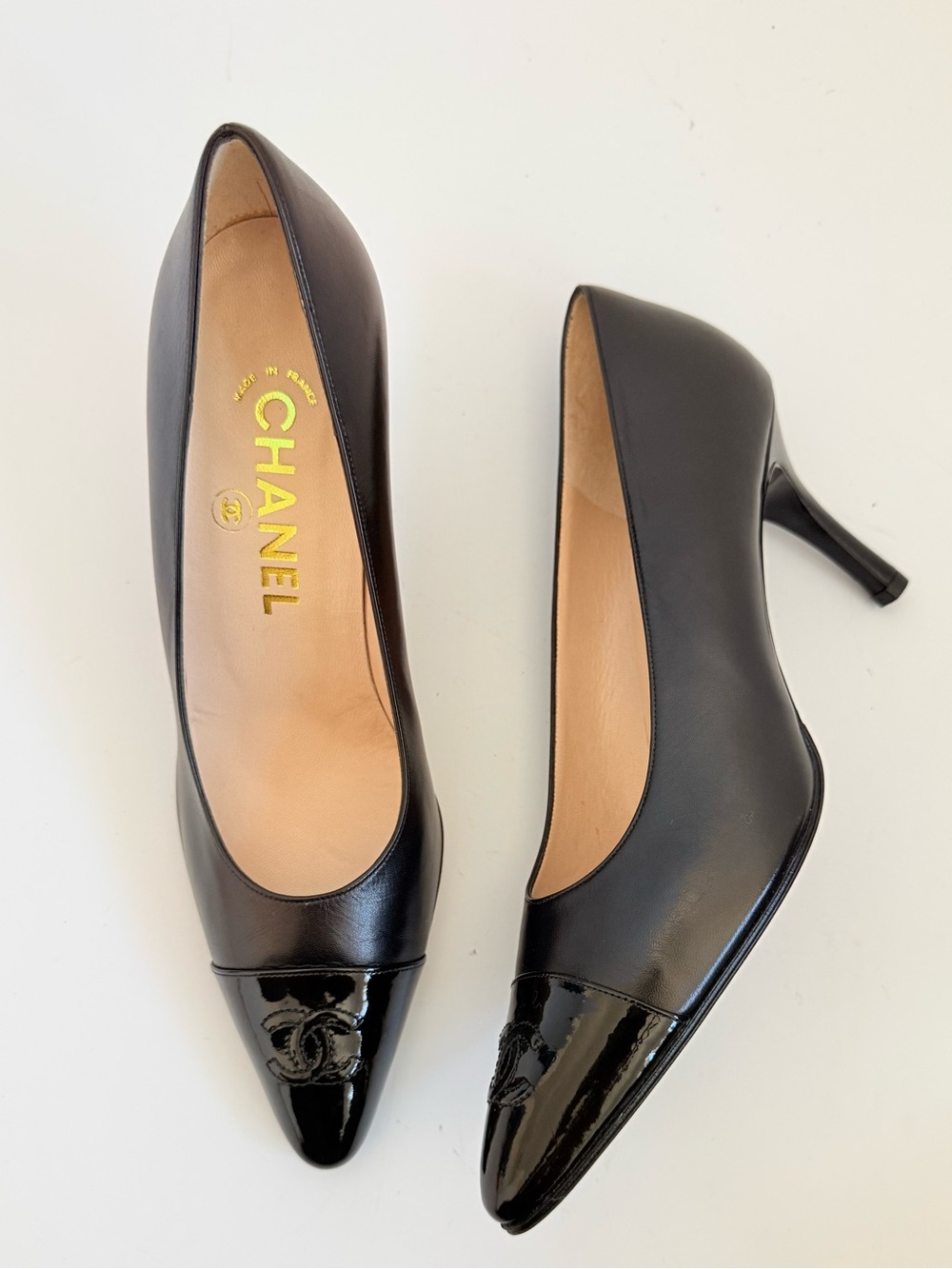 Vintage CHANEL 1990s CC Patent Cap Toe Black Leather Pumps 38 New